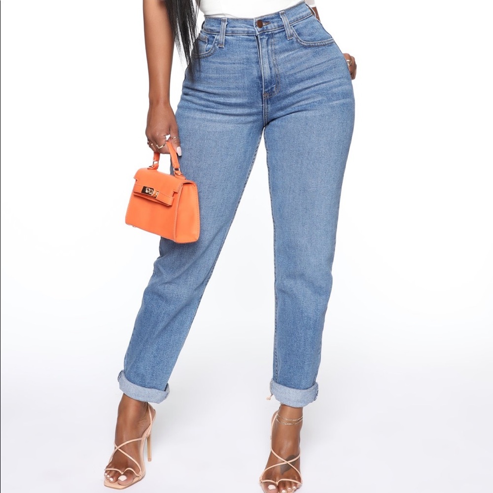 DENIM! High Waist Mom Jeans. Medium Blue. Size 29